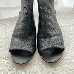 Balenciaga open-toe shoes size EU39 very good condition